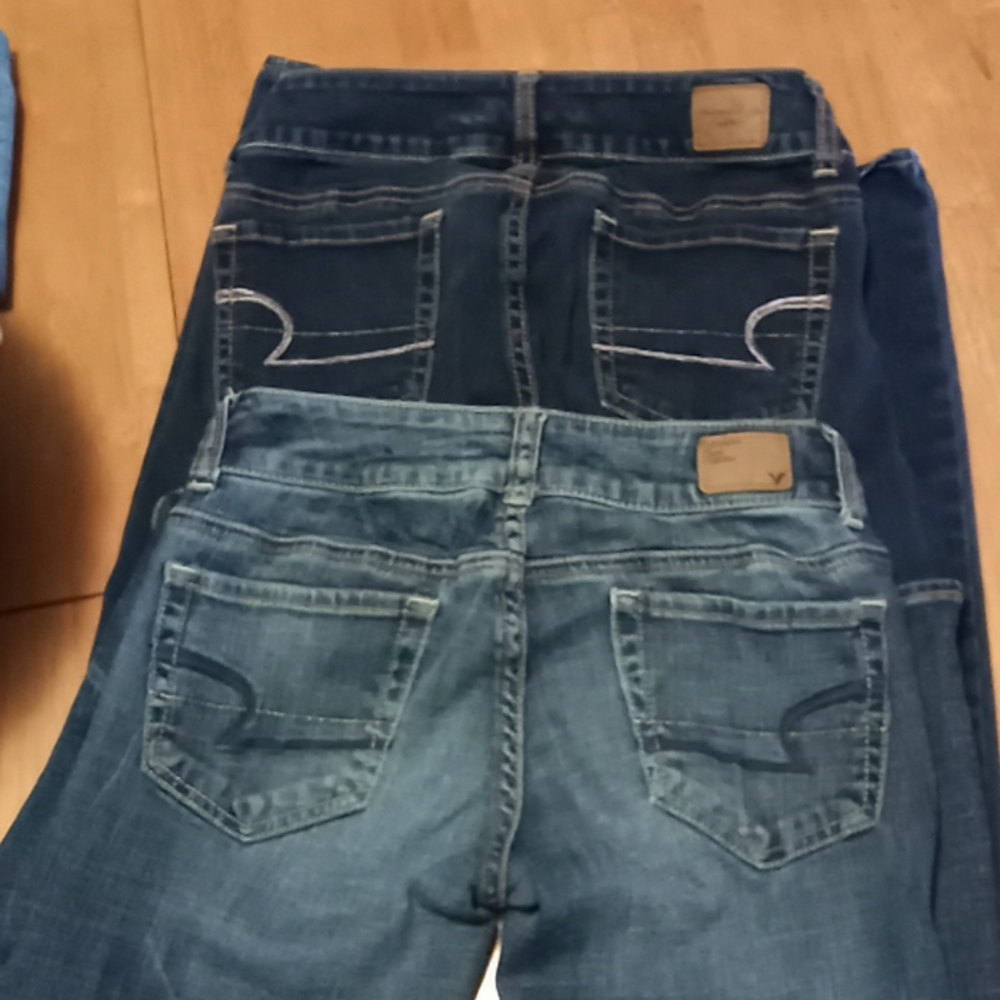 AMERICAN EAGLE JEANS